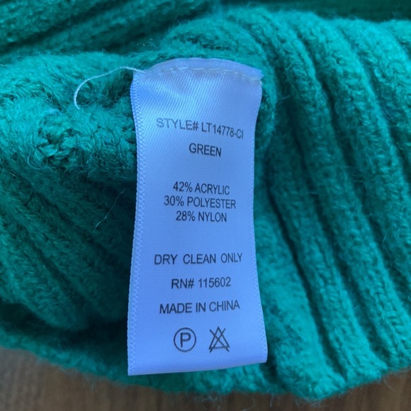 Green Knit/Sweater - size M - Picture 7 of 7